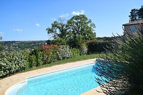 Impressive Villa Overlooking the Hill