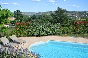 Impressive Villa Overlooking the Hill