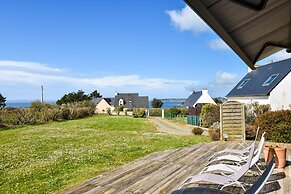 Seaside Villa With Pool in Moelan