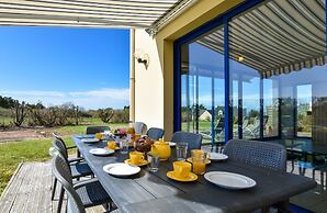 Seaside Villa With Pool in Moelan