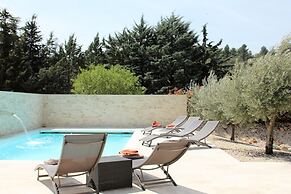 Villa in Luberon With Saltwater Pool