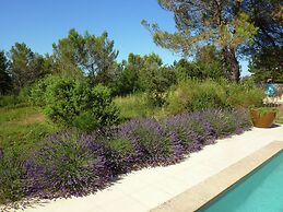 Saint-siffret: Forest & Pool