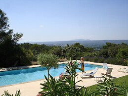Saint-siffret: Forest & Pool