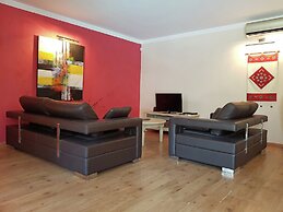 Villa Alba: Sunlit Comfort in Lirac