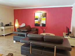 Villa Alba: Sunlit Comfort in Lirac