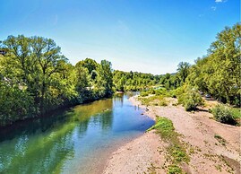 Villa Alba: Sunlit Comfort in Lirac