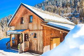 Spacious Chalet near Kreischberg Ski Area
