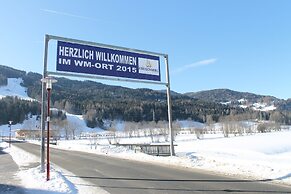 Spacious Chalet near Kreischberg Ski Area