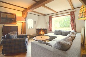 Hideaway: Sauna, Tennis & Trampoline
