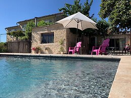 Farmhouse in Carpentras With Pool