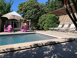 Farmhouse in Carpentras With Pool
