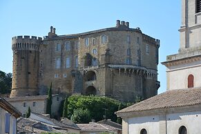 Farmhouse in Carpentras With Pool