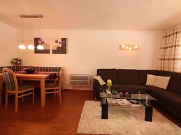 Boutique Apartment With Mountain View