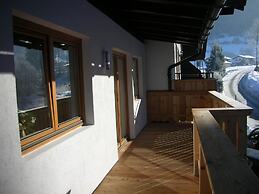 Boutique Apartment With Mountain View