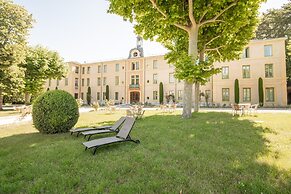 Studio in Montbrun Castle With Pool