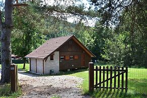 Quiet Chalet With Garden