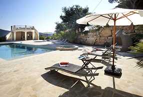 Villa in Sainte-maxime With Private Pool