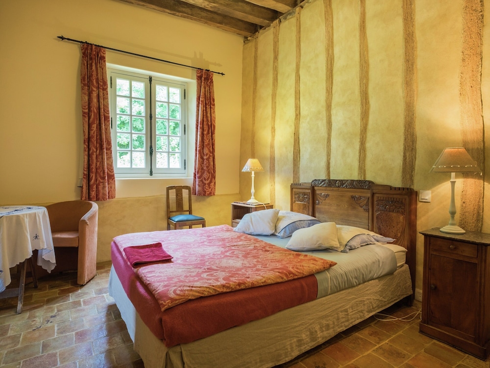 Historic Home Saint-aignan by Lake
