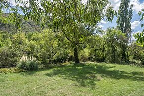 Cottage With River Views, Uzer