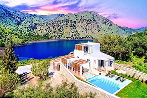Blue Lake Villa