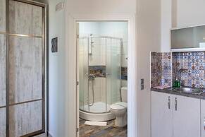 Elimia Suites & Studios