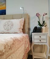Elimia Suites & Studios
