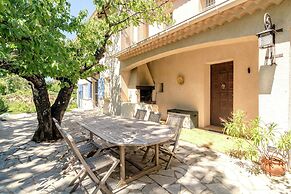 Child-friendly Villa With Pool