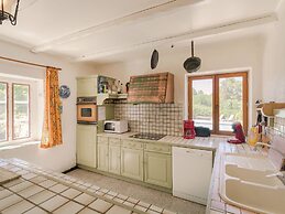 Child-friendly Villa With Pool