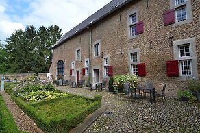 Villa in Mesch With Garden