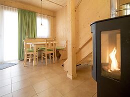 Attractive Chalet With Jacuzzi