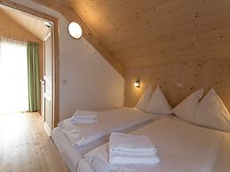 Attractive Chalet With Jacuzzi