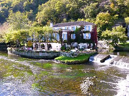 Castle Apartment in Chaleix Near Forest
