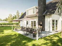 Villa in Parc de Kievit With Garden & Fireplace