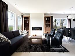 Villa in Parc de Kievit With Garden & Fireplace