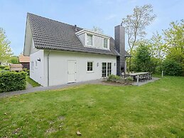 Villa in Parc de Kievit With Garden & Fireplace