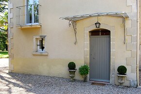 Country House in Provence With Garden Access