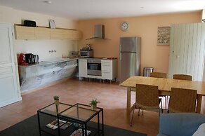 Country House in Provence With Garden Access