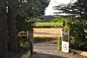 Country House in Provence With Garden Access