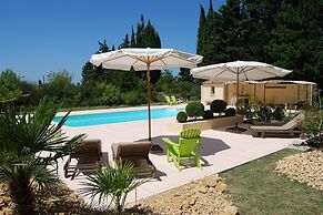 Country House in Provence With Garden Access