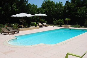 Country House in Provence With Garden Access
