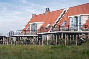 Modern Chalet With Sauna in Colijnsplaat