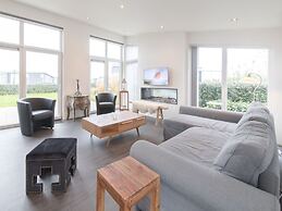 Modern Chalet Near Beach