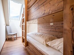 Charming Apartment in Gosau With Shared Sauna