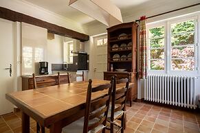 Quaint Holiday Home With Garden