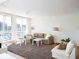 Sunlit Retreat With Balcony