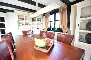 Spacious Mansion With Meadow View in Bruinisse