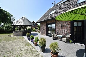 Spacious Mansion With Meadow View in Bruinisse