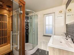 Luxe Chalet w/ Sauna