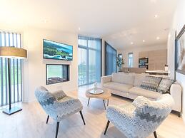 Cozy Chalet with Fireplace near Oosterschelde