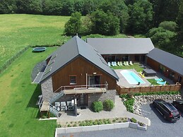 Villa With Heated Outdoor Pool and Sauna